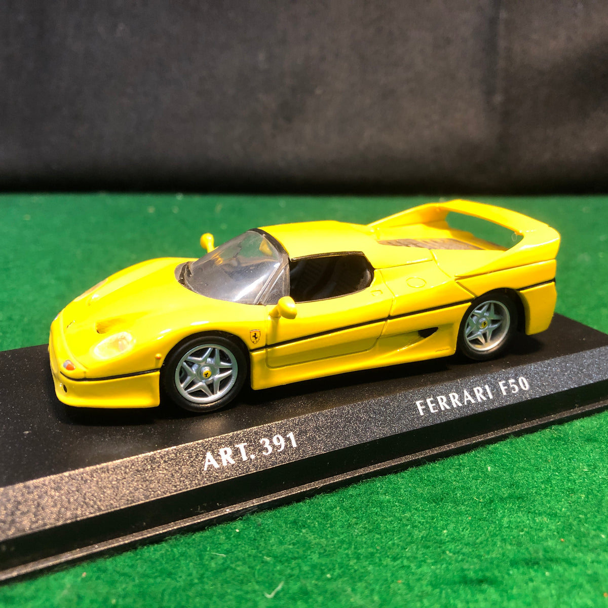 MINICHAMPS Ferrari F50 1995 イエロー1/43
