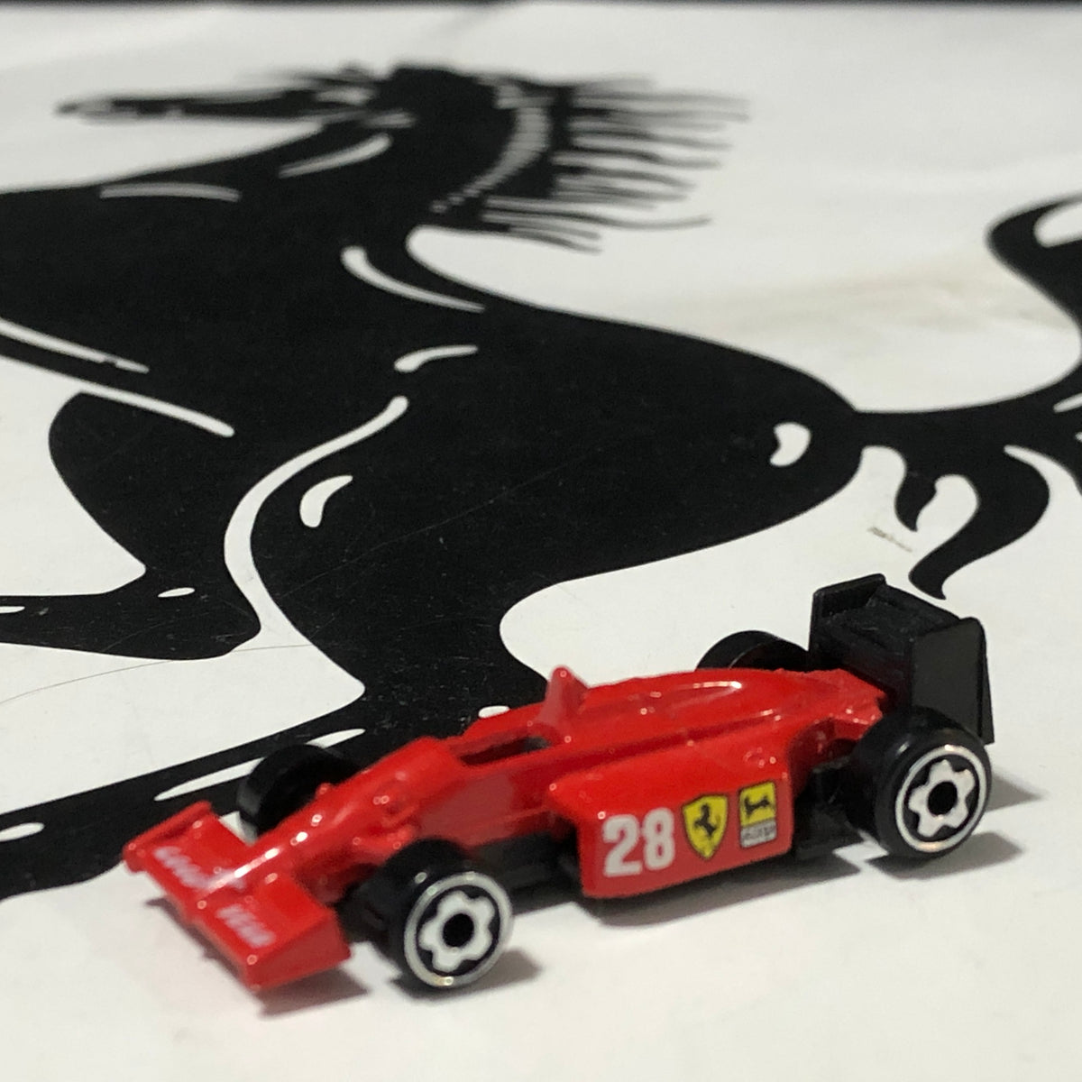 Ferrari F1-87 N 28 by HotWheels 1:87 (Micro)(9807)(No box