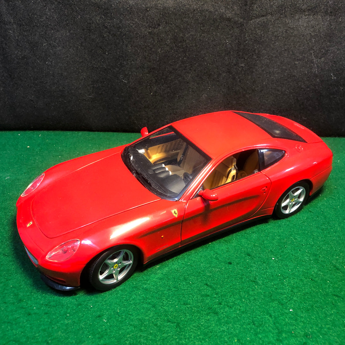 Ferrari 612 Scaglietti Red by HotWheels 1:18 (B6047)(No box 