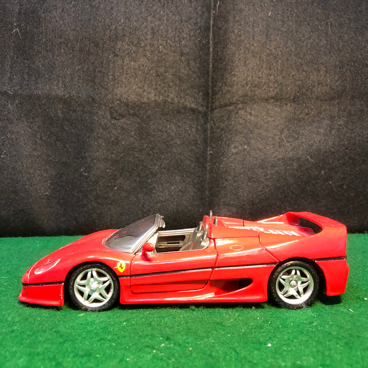 Ferrari 1:18 Special Edition Diecast Model Car by Maisto (Brand New in Box)