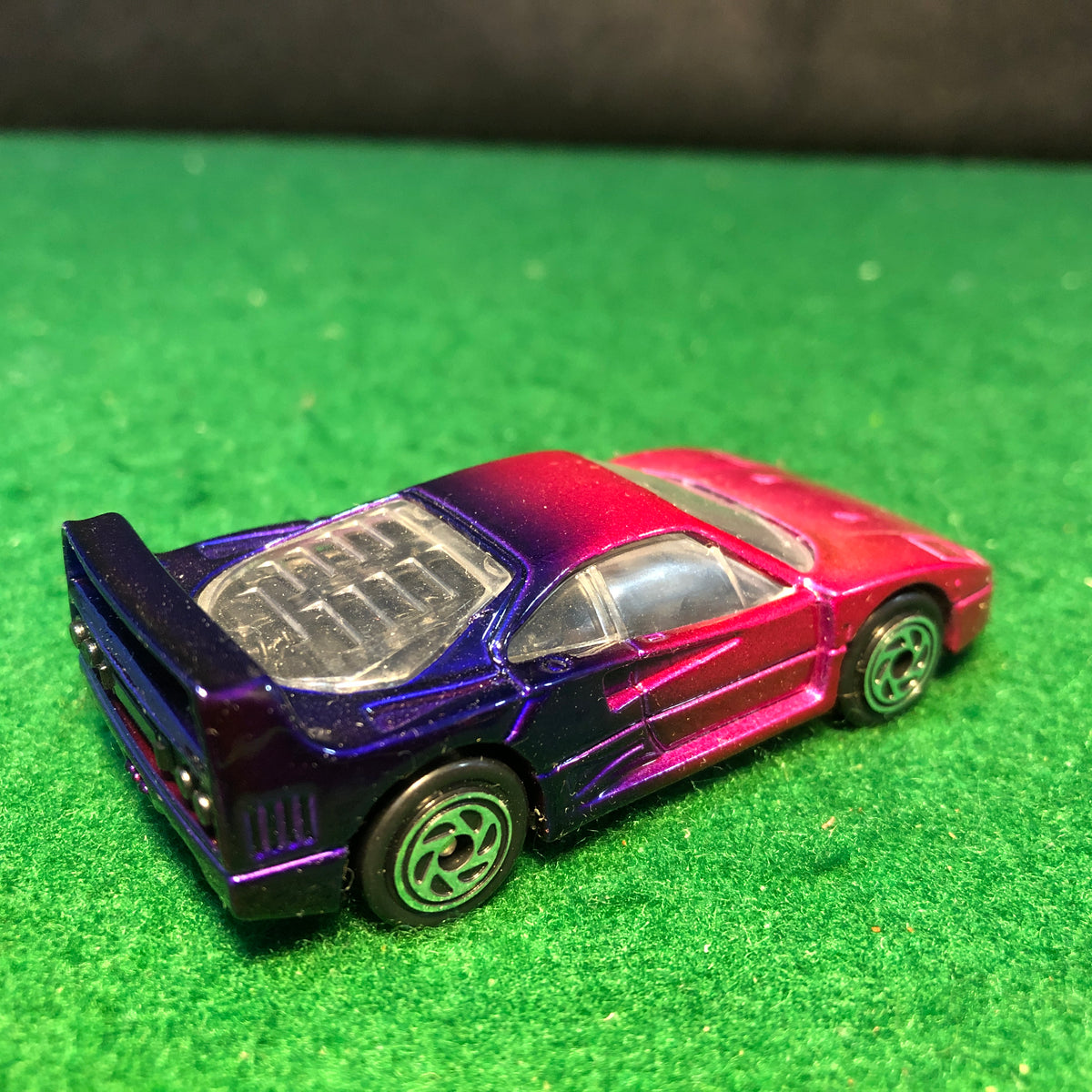 Ferrari F40 Purple by Matchbox 1:59 (MB24)(No box) – Albaco