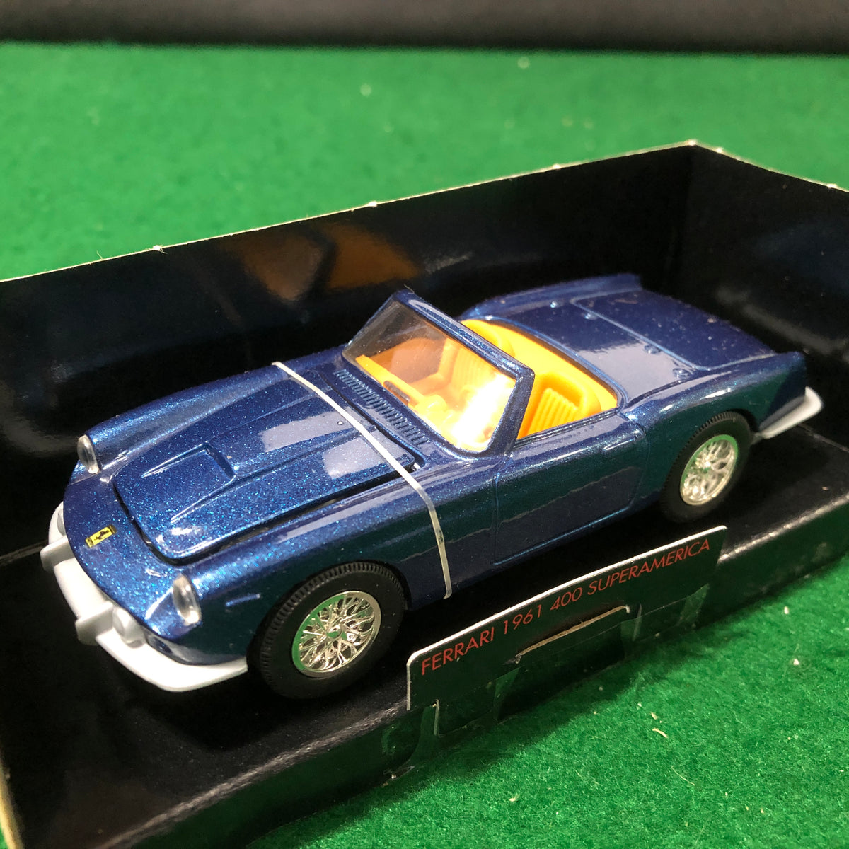 A subasta este Ferrari 400 Superamerica de 1961