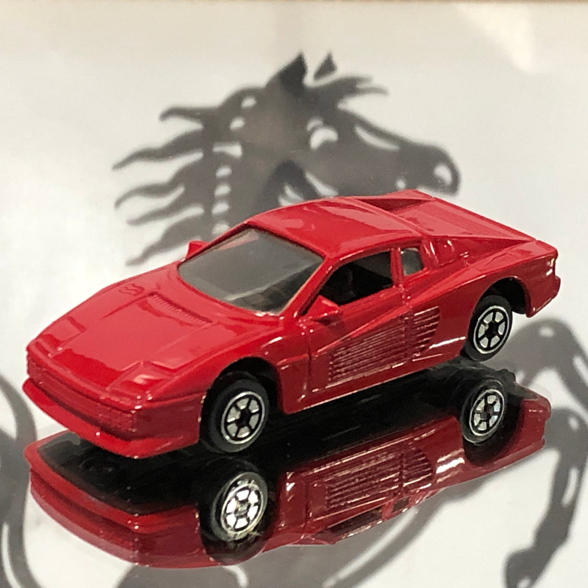 Ferrari Testarossa Red by BBurago 1:18 (No box) – Albaco Collectibles