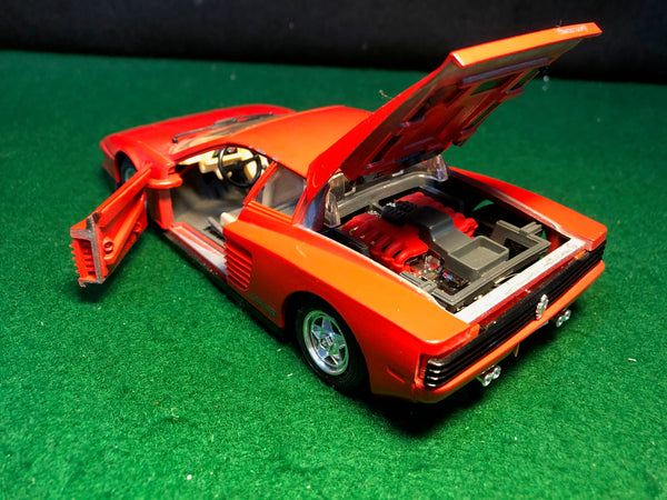 BBURAGO MODELLINO FERRARI Testarossa scala 1/24 - Vintage EUR 13,00 BBURAGO MODELLINO FERRARI Testarossa scala 1/24 - Vintage EUR 13,00
