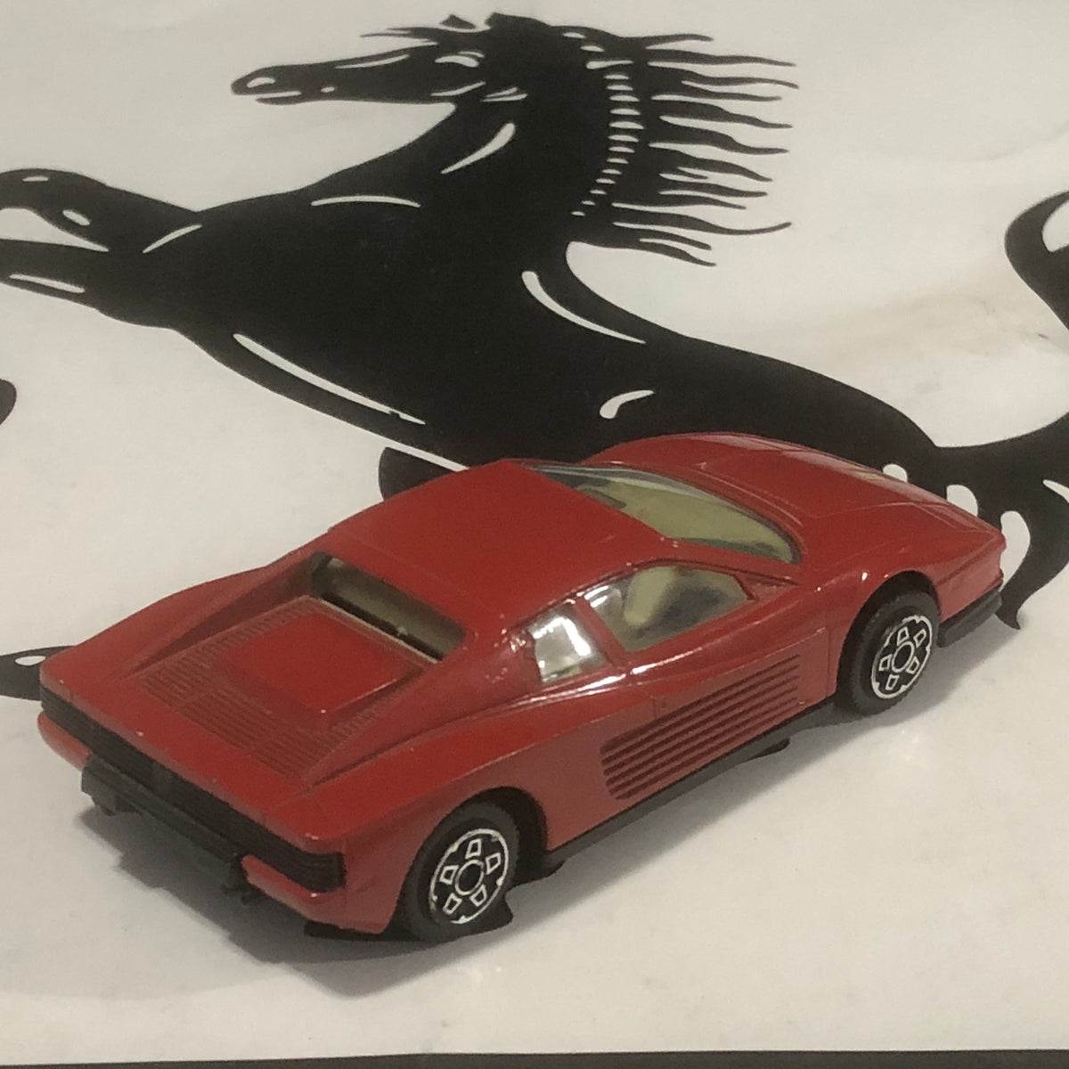Ferrari Testarossa Red by BBurago 1:43 (4104)(No box) – Albaco Collectibles