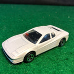 ferrari_testarossa_pearl_white_by_hotwheels_1-64_(5sp)(16304)(no_box)-1_at_albaco.com