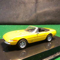 ferrari_365_gts/4_daytona_yellow_by_hotwheels_1-43_(25719)-1_at_albaco.com