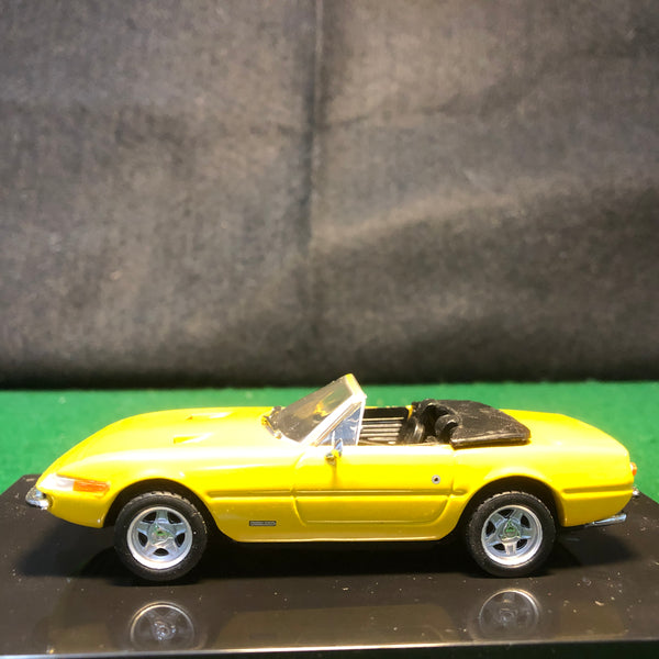 Ferrari 365 GTS/4 Daytona Yellow by HotWheels 1:43 (25719) – Albaco  Collectibles