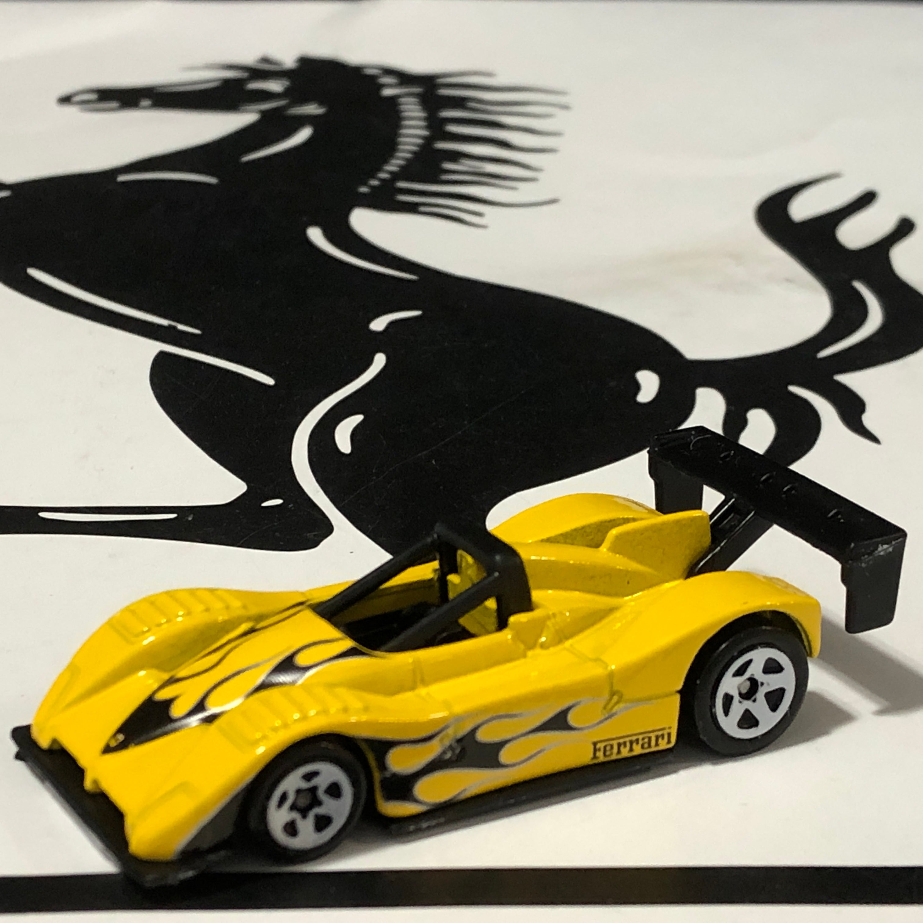 Hot Wheels 1:18 Scale Ferrari F 333 SP Die Cast Car #30 Race