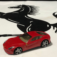 ferrari_f12_berlinetta_red_by_hotwheels_1-64_(pr5)(x1613)(no_box)-1_at_albaco.com