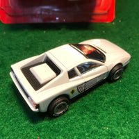 ferrari_testarossa_white_by_matchbox_1-55_(wc24)-1_at_albaco.com