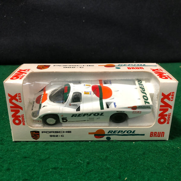 BRM S-001OM Carrosserie complète Porsche 962KH Omron Racing, peinte et BRM S-001OM Carrosserie complète Porsche 962KH Omron Racing, peinte et