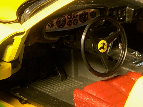 Modèle Réduit Ferrari 365 GTS 1:18 De La Marque Solido - Réf. 8018 - Occasion Pour Collectionneurs